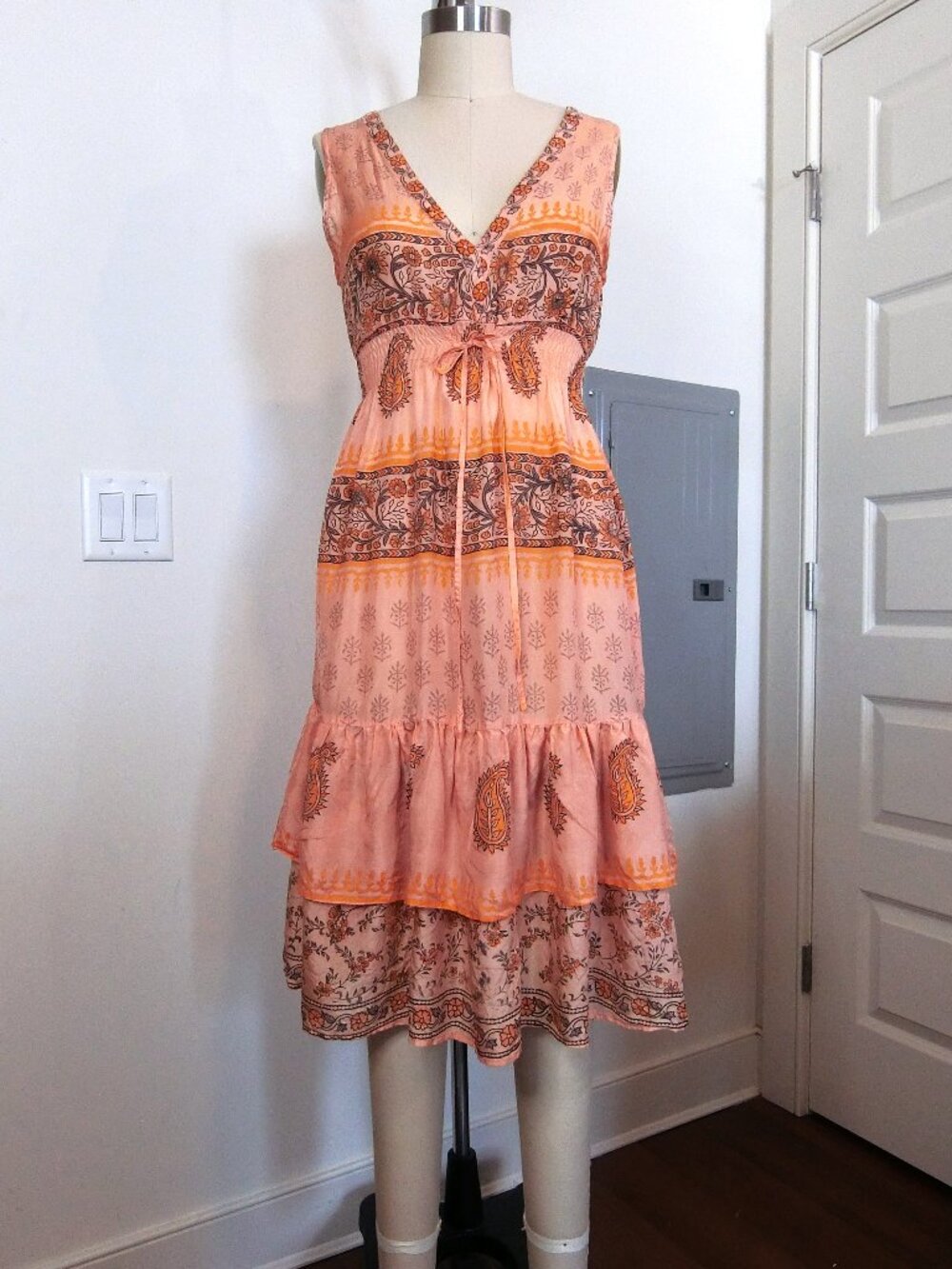 Arden B 100% Silk Coral Floral Boho Peasant Dress Size M Ruffle Knee Length